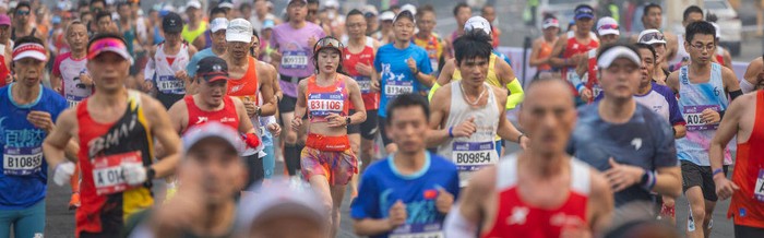 开云app在线下载-安全才是终点！马拉松选手猝死悲剧敲警钟：别让热爱成为致命负担|心脏骤停|体检|重庆市|赛事|奔跑_新浪新闻